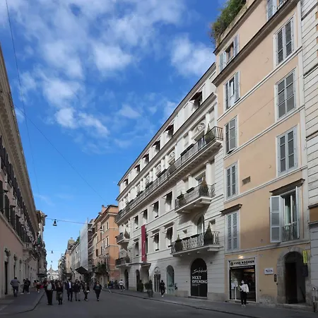 NSM 71VIADELCORSO Luxury Apartment con terrazzo-2
